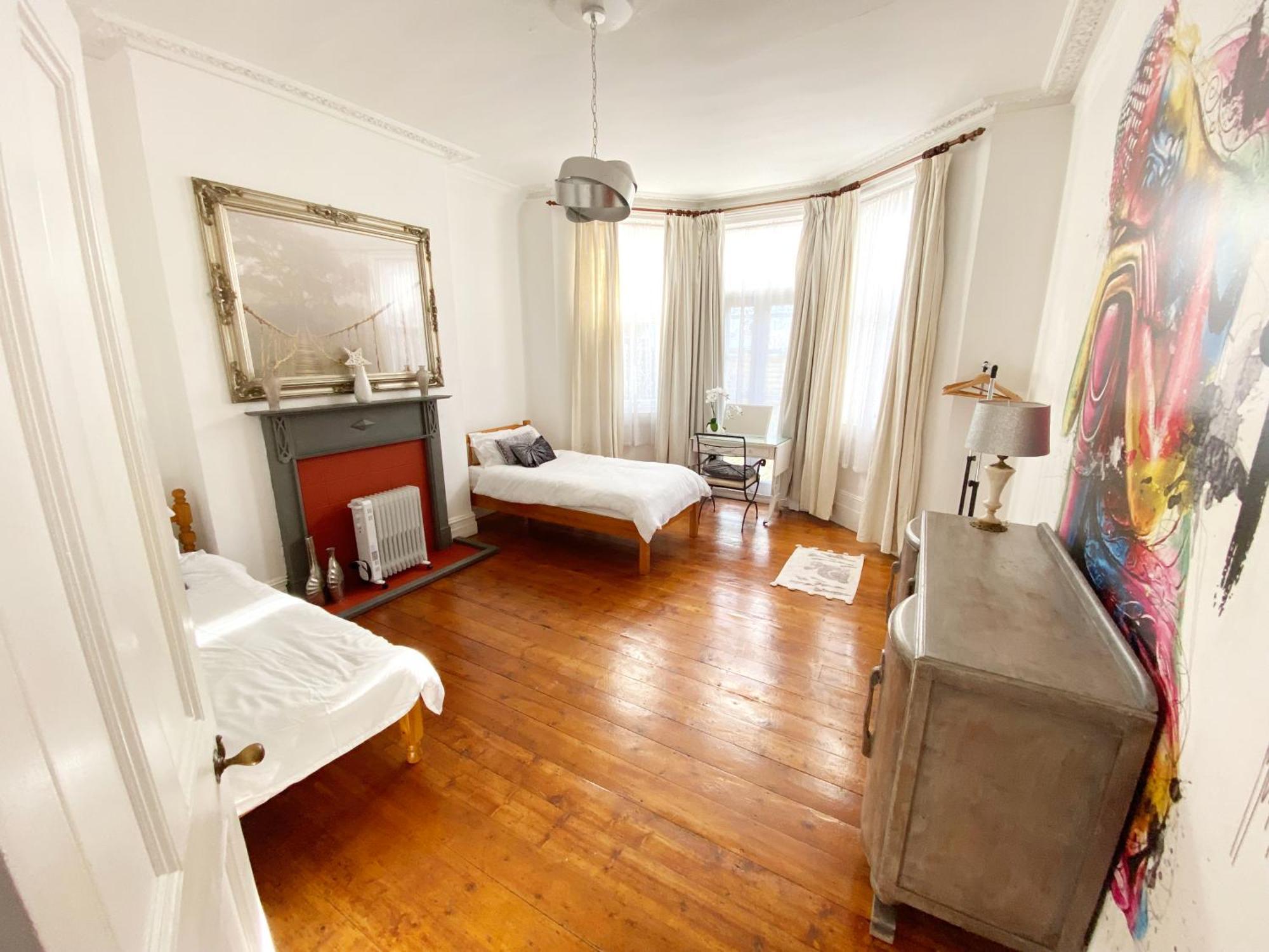The Table House Close To Town & Beach Free Parking Bournemouth Eksteriør bilde